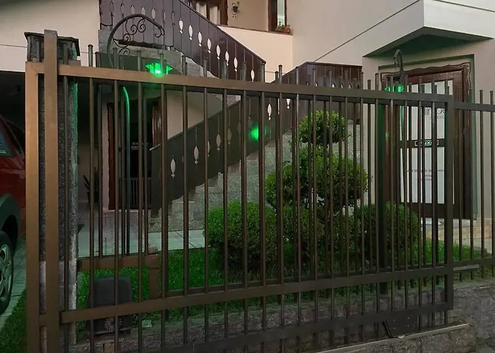 Apartamento No Centro Proximo A Mercado, Farmacia E Padaria
